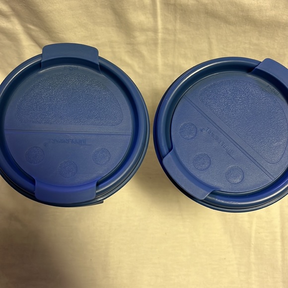 Tupperware Modular System 15 oz round Spice Shaker Containers. Set of 2 - Picture 2 of 4